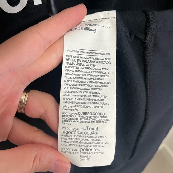 Under Armour Men's Black Hoodie in size M - Picture 4 of 7